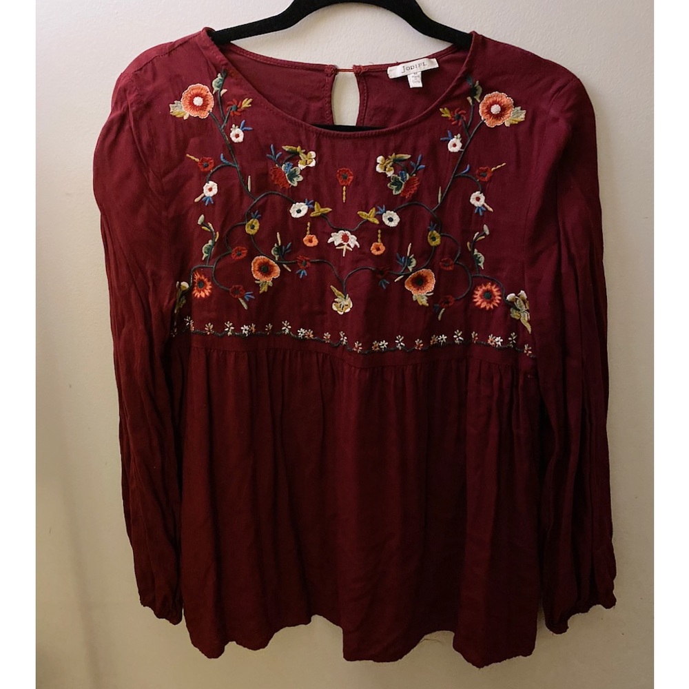 Boutique Floral Embroidered Flowy Blouse